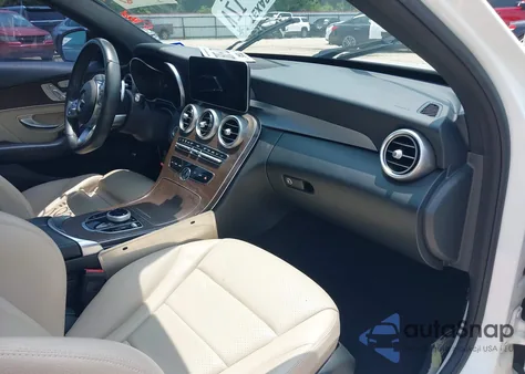 2019 Mercedes-Benz C 300 from USA, damaged, VIN 55SWF8DB7KU319255